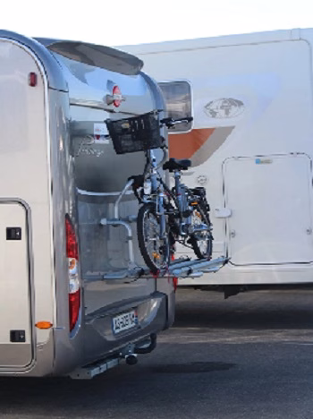 Autocaravana con portabicicleta